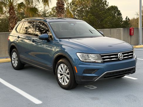 Used 2018 Volkswagen Tiguan S image 4