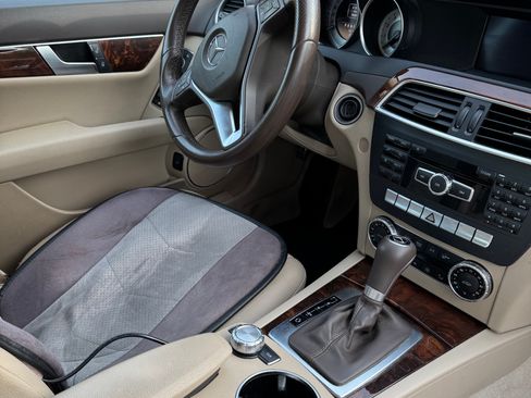 Used 2012 Mercedes-Benz C 250 Sedan image 12
