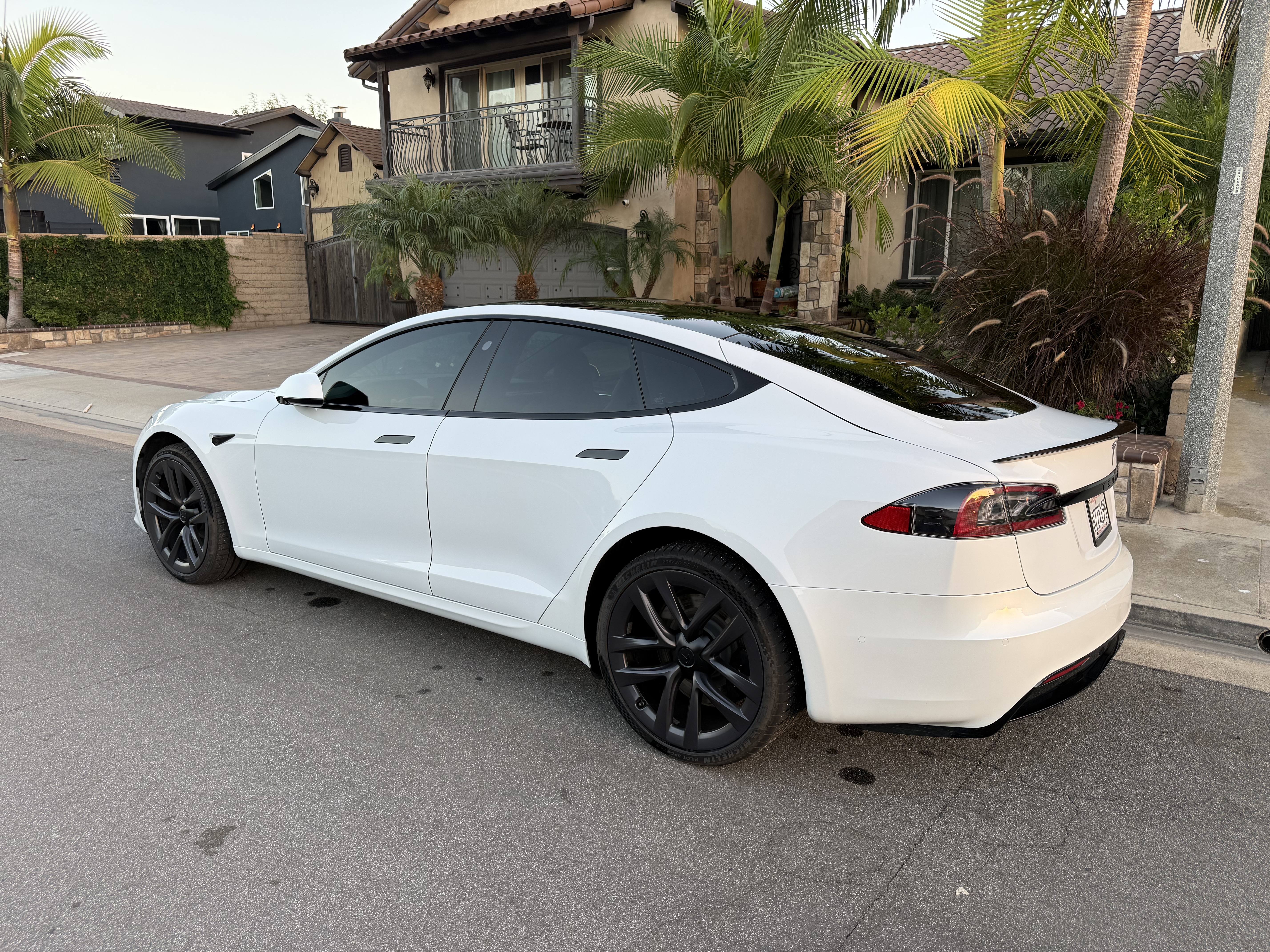 Used 2022 Tesla Model S Standard Range AWD/4WD image 10