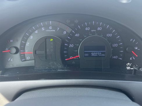 Used 2010 Toyota Camry XLE image 14