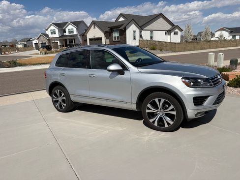 Used 2017 Volkswagen Touareg Wolfsburg Edition image 1