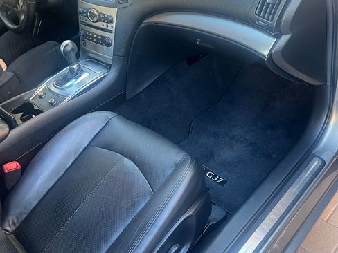 Used 2010 INFINITI G37 Journey w/ Premium Pkg image 4