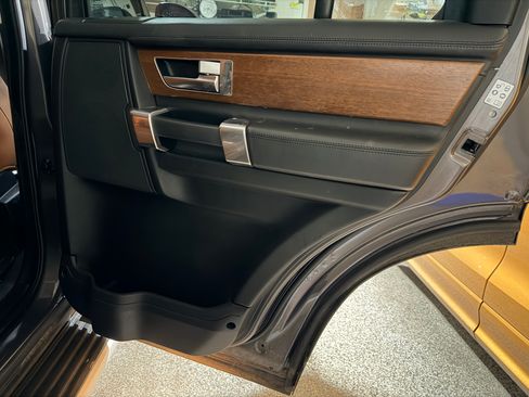 Used 2016 Land Rover LR4 HSE LUX image 28