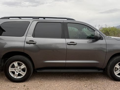 Used 2017 Toyota Sequoia SR5 RWD image 2