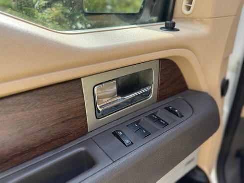 Used 2014 Ford F150 Lariat w/ Equipment Group 502A Luxury image 17