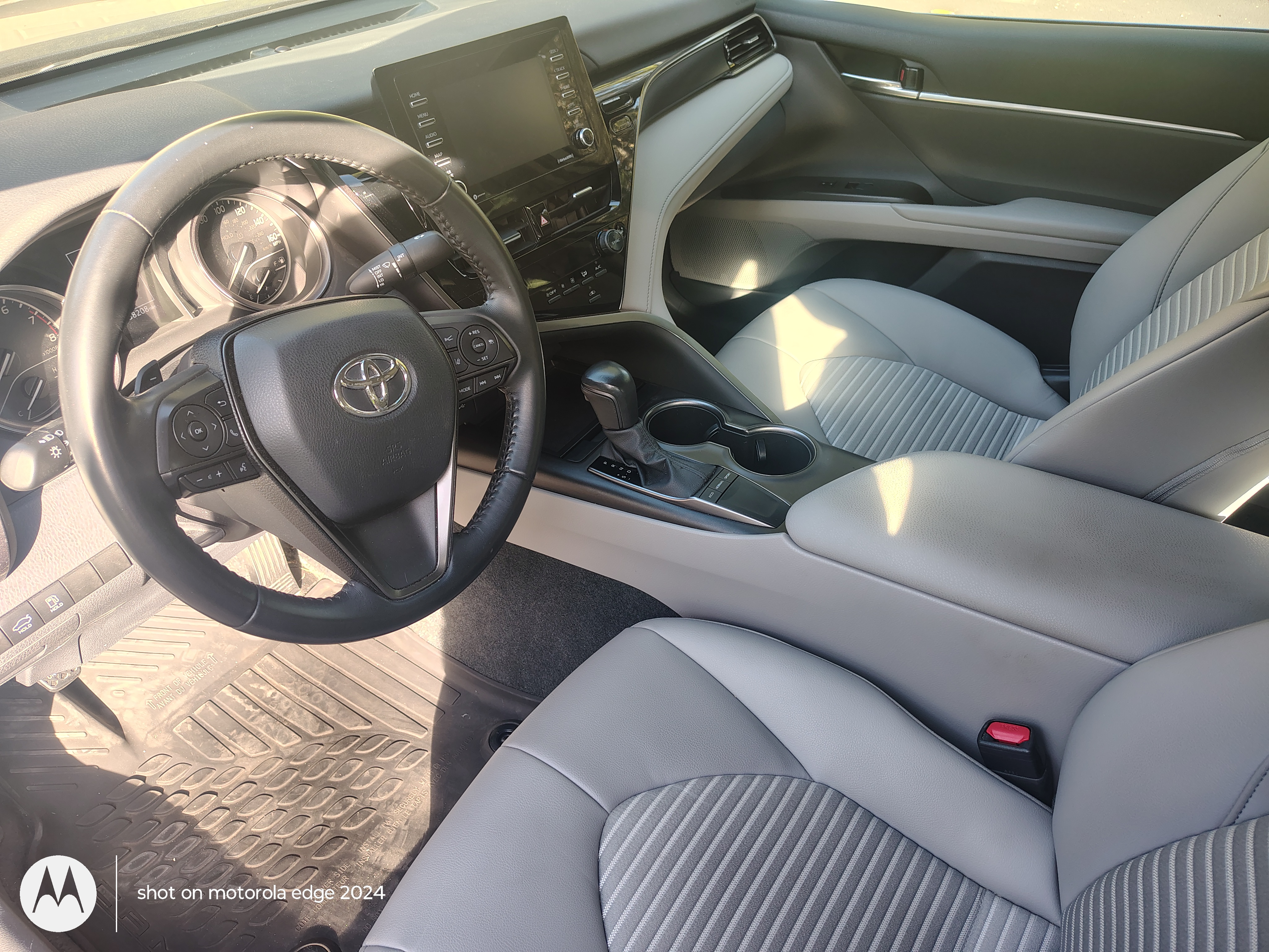Used 2022 Toyota Camry SE FWD image 10