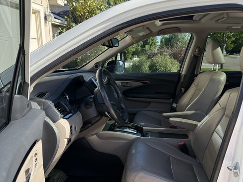 Used 2017 Honda Pilot Elite image 8