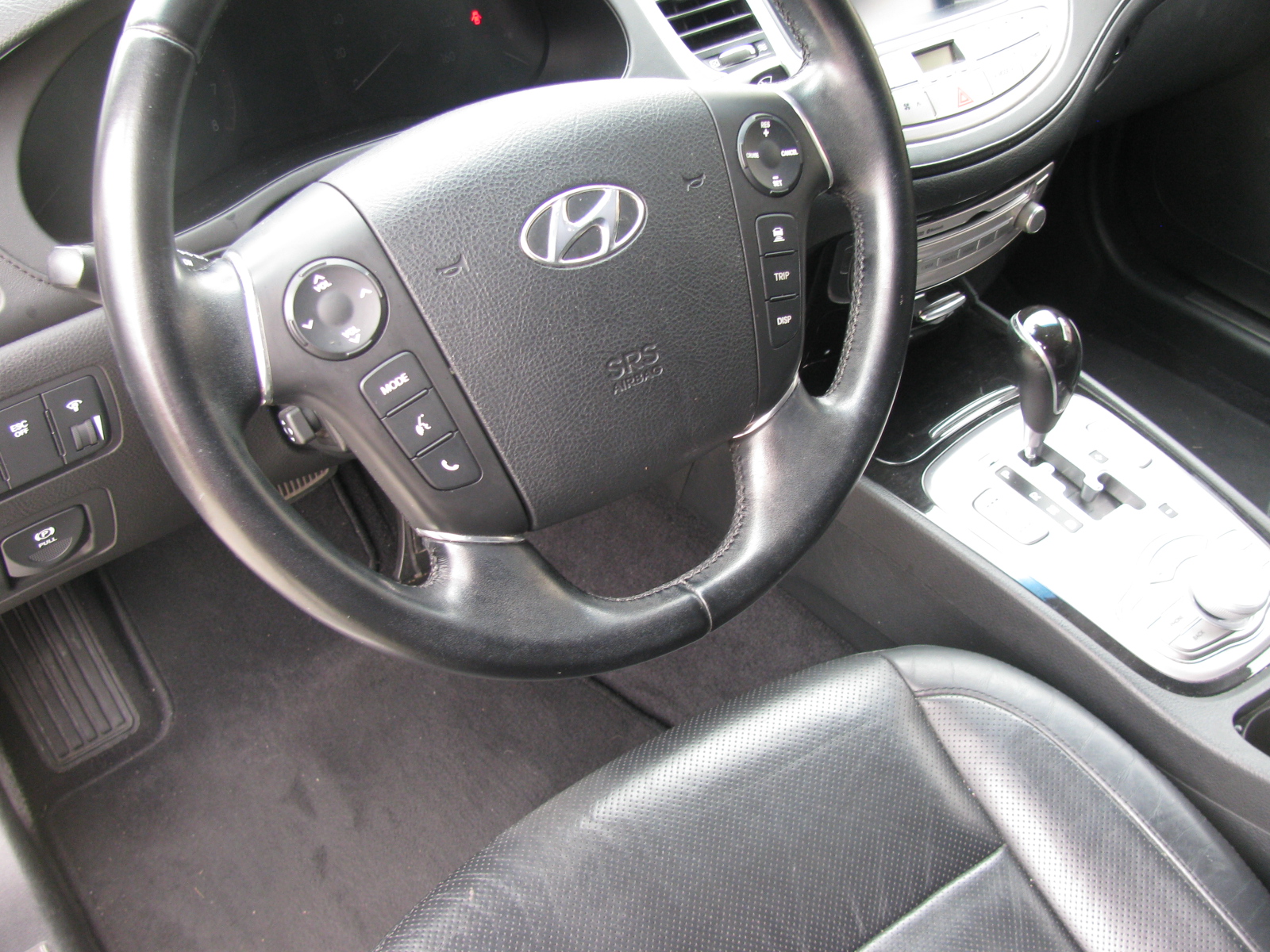 Used 2013 Hyundai Genesis 3.8 w/ Technology Pkg RWD image 10