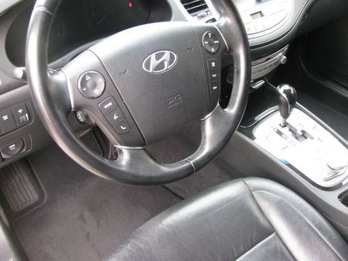 Used 2013 Hyundai Genesis 3.8 w/ Technology Pkg image 10