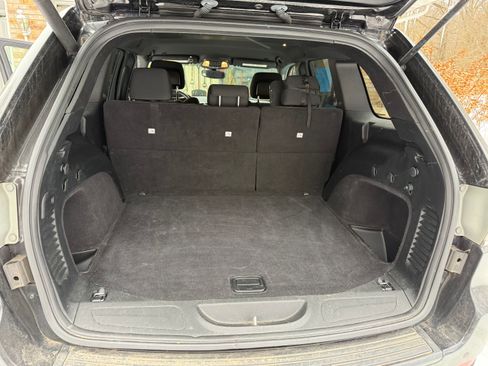 Used 2017 Jeep Grand Cherokee Laredo w/ Quick Order Package 23E image 19