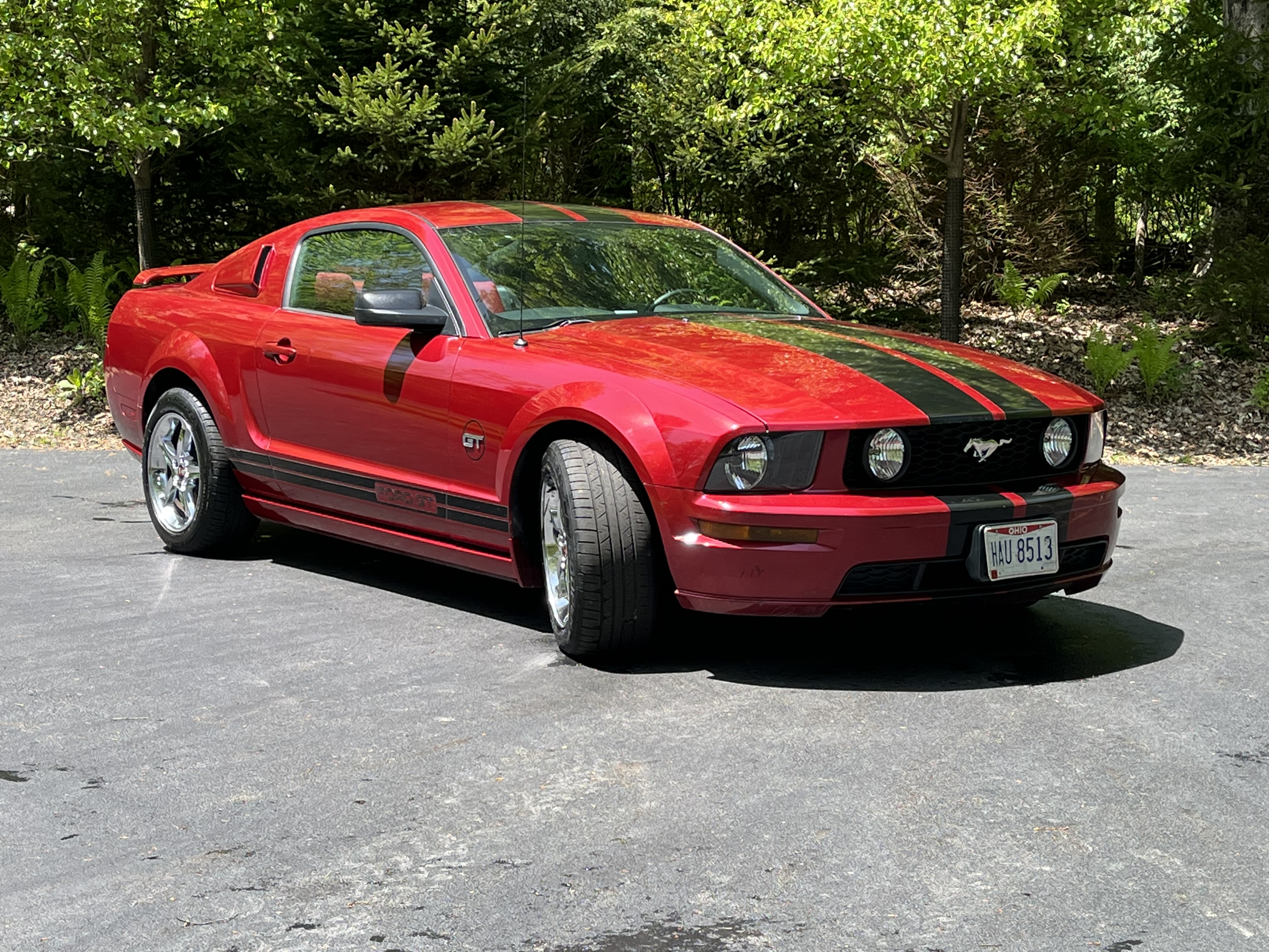 Used 2005 Ford Mustang GT Premium RWD image 1