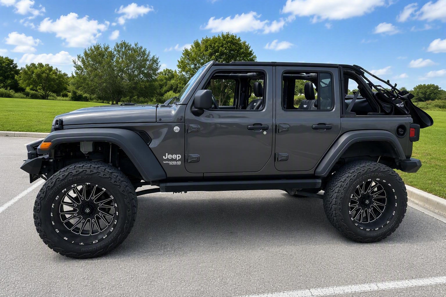 Used 2019 Jeep Wrangler Unlimited Sport AWD/4WD image 2