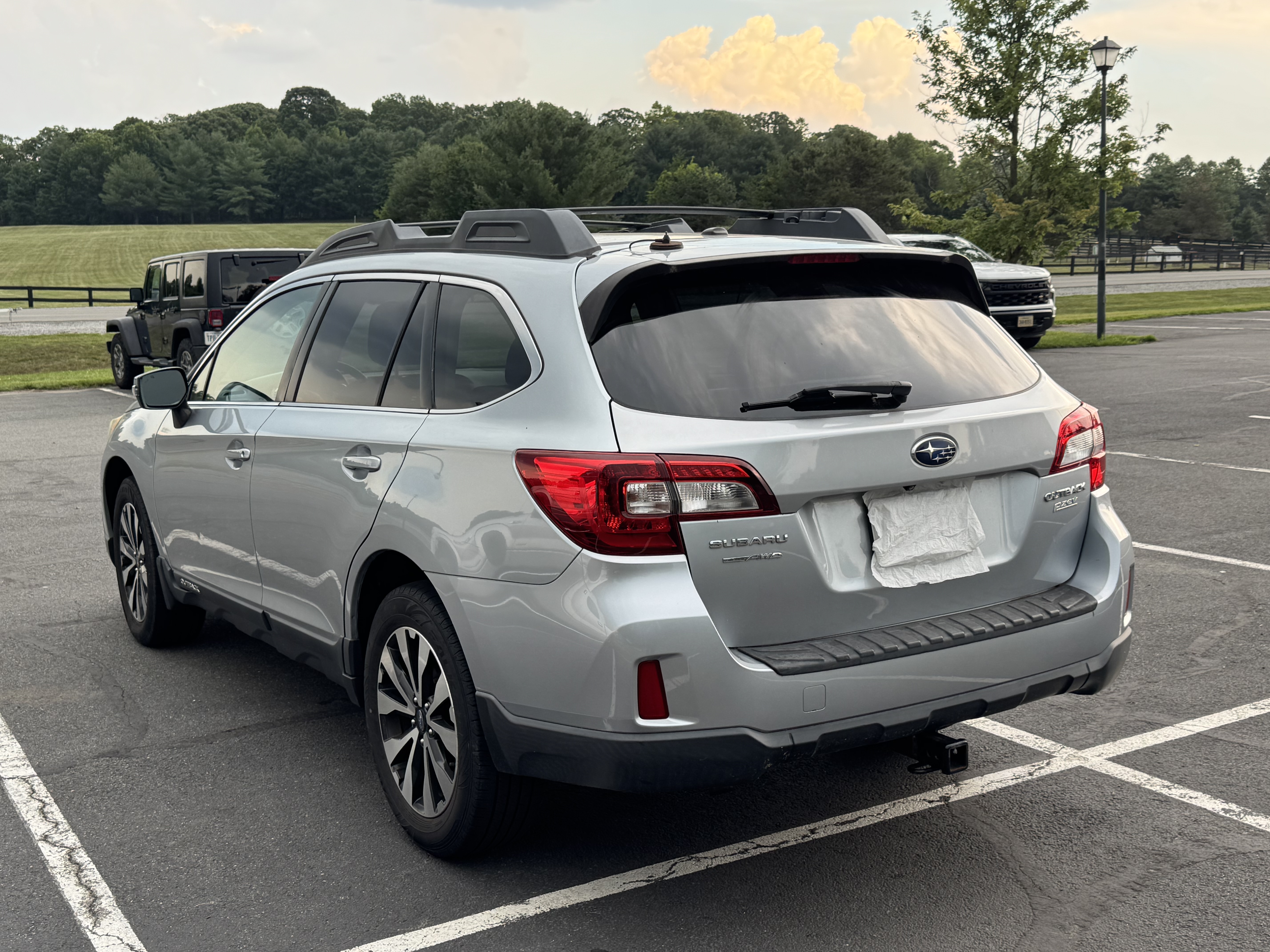 Used 2015 Subaru Outback 2.5i Limited AWD/4WD image 4