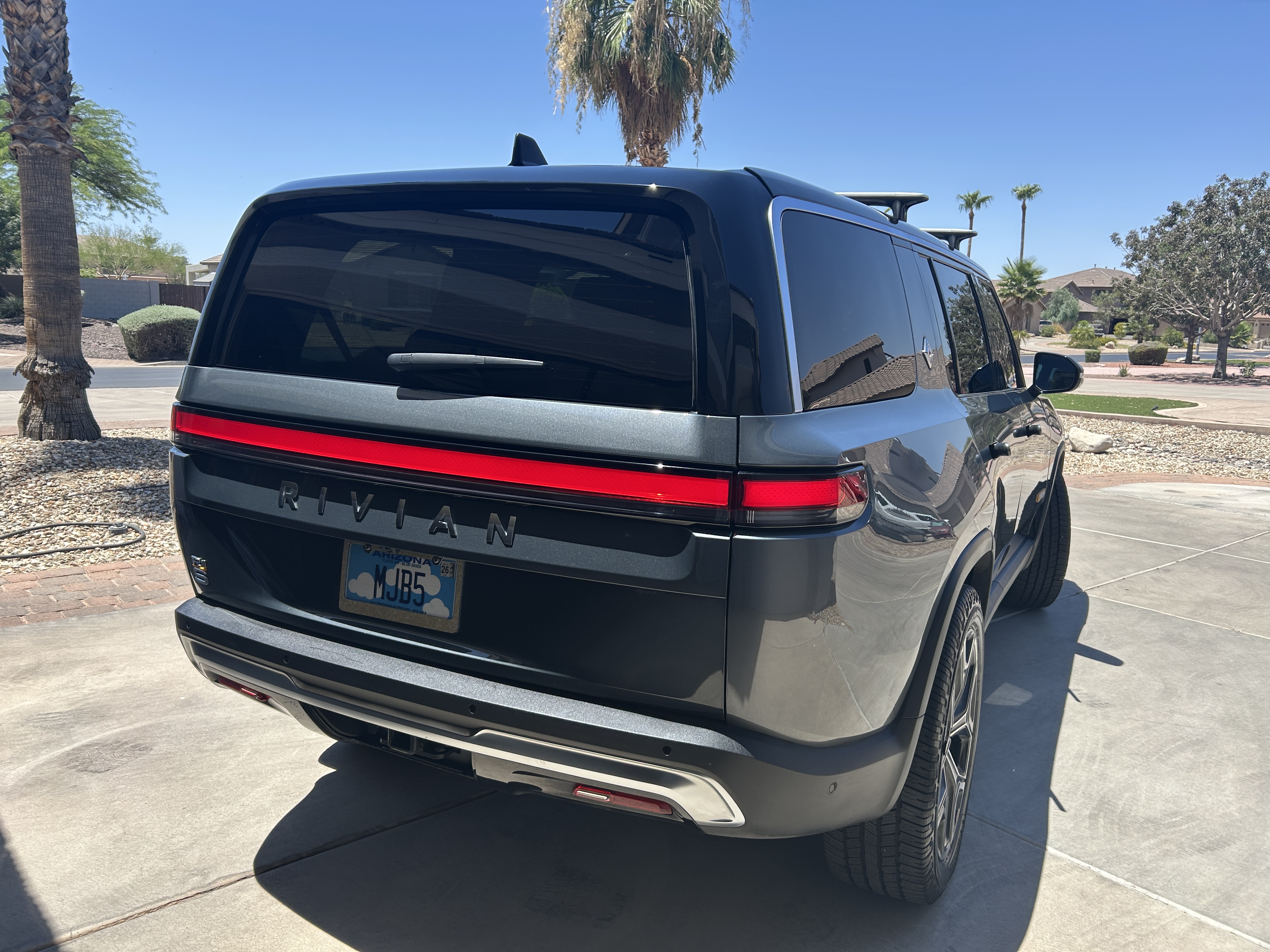 Used 2022 Rivian R1S Launch Edition AWD/4WD image 9