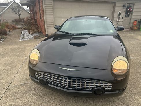 Used 2002 Ford Thunderbird image 2