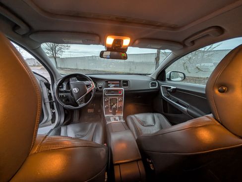 Used 2012 Volvo S60 T5 image 17