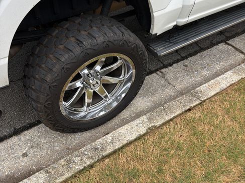 Used 2021 Ford F150 Lariat w/ Equipment Group 502A High image 14