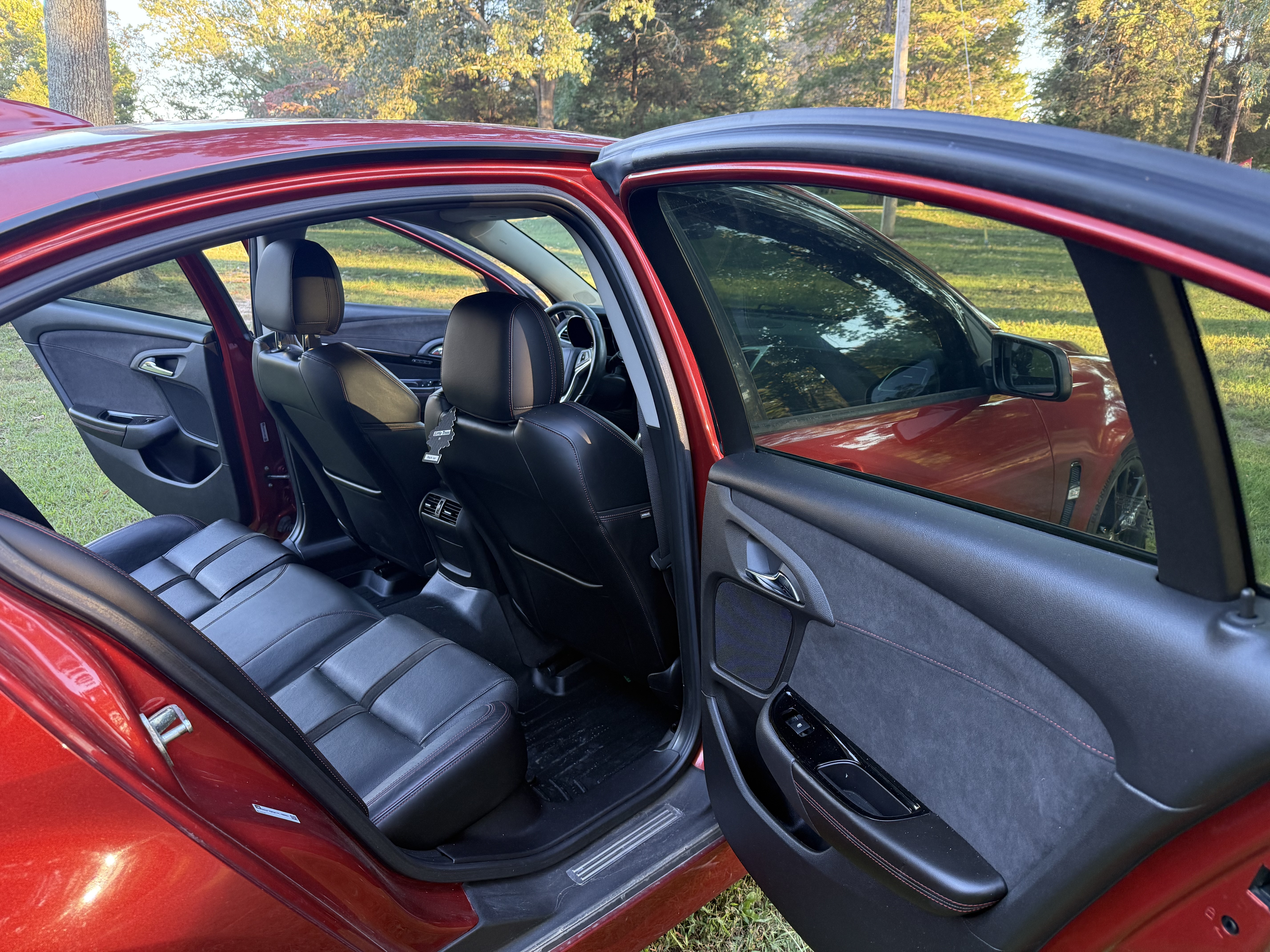 Used 2015 Chevrolet SS RWD image 12
