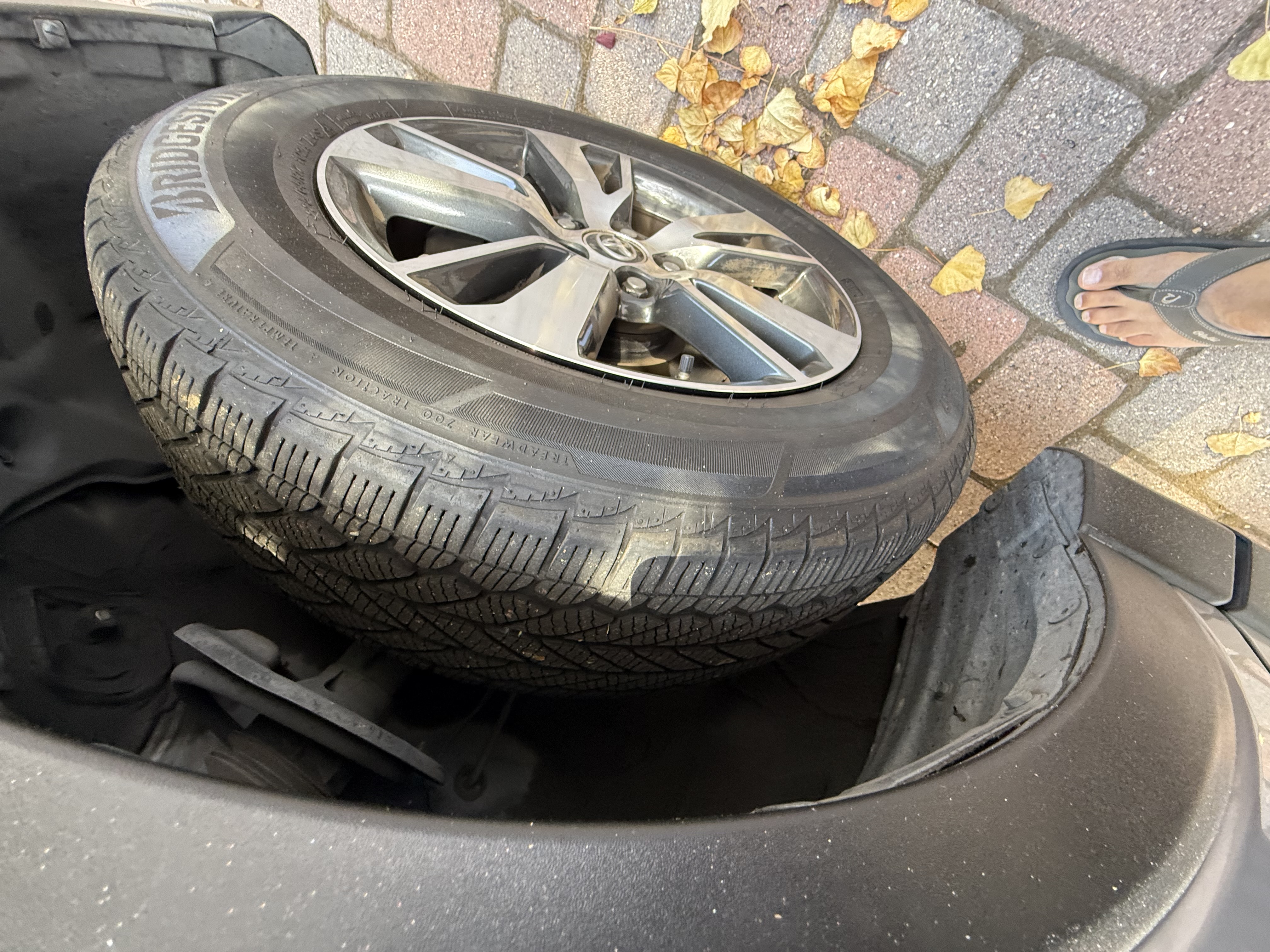 Used 2018 Toyota RAV4 XLE FWD image 4