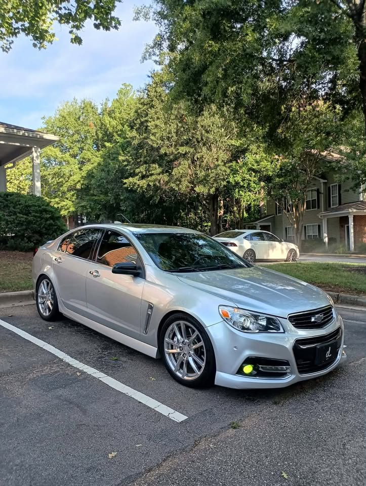 Used 2015 Chevrolet SS RWD image 1