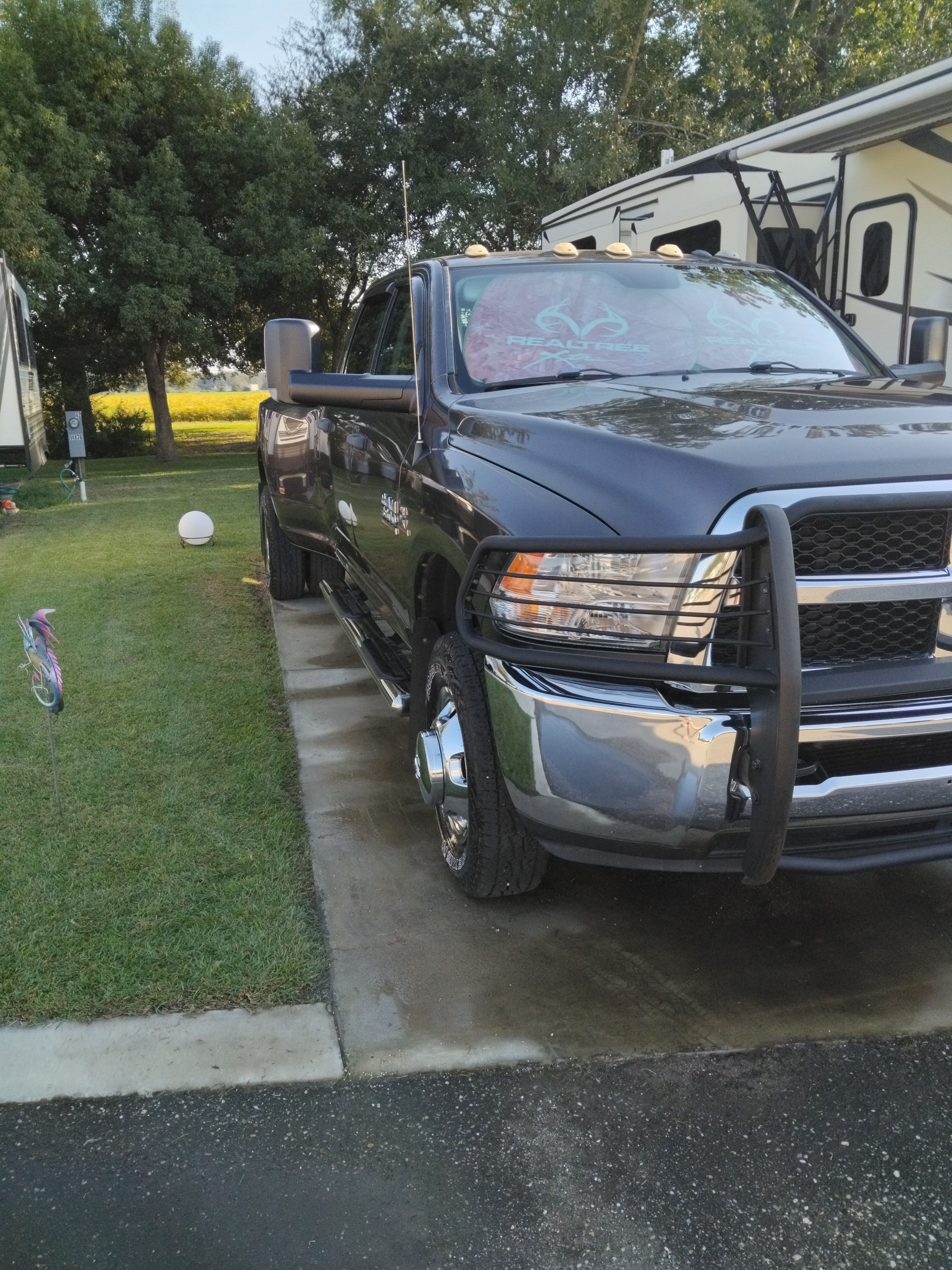 Used 2017 RAM 3500 Tradesman w/ Chrome Appearance Group AWD/4WD image 6