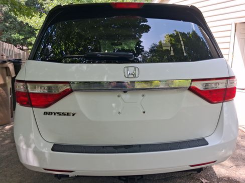 Used 2011 Honda Odyssey EX-L image 8