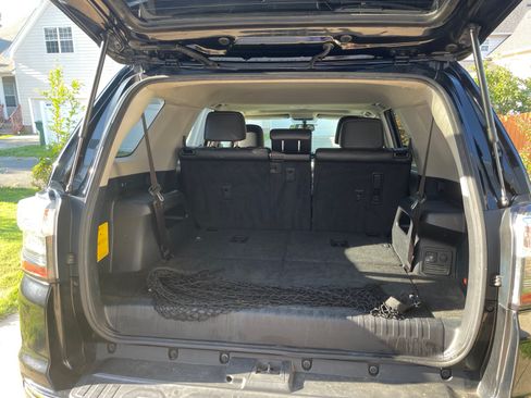 Used 2016 Toyota 4Runner Limited w/ Preferred Accessory Package AWD/4WD image 6
