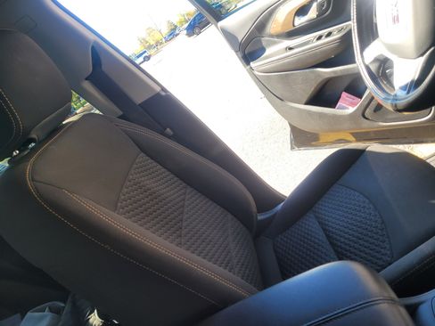 Used 2019 GMC Terrain SLE w/ Driver Convenience Package image 11