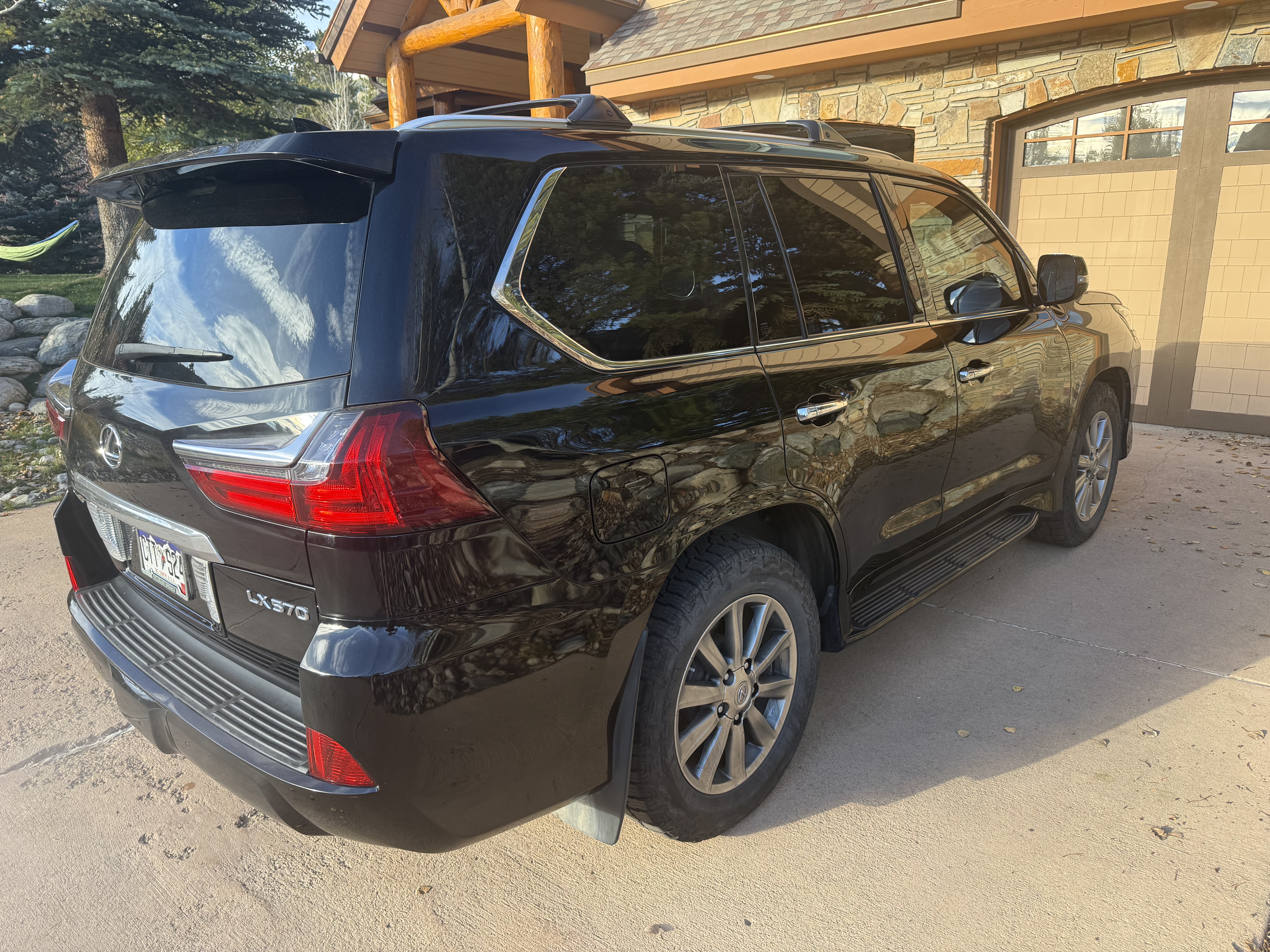 Used 2016 Lexus LX 570 4WD w/ Luxury Package image 8