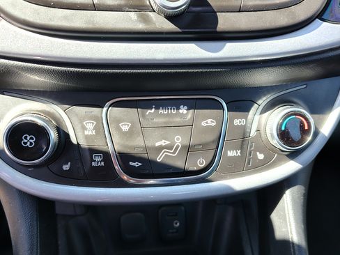 Used 2017 Chevrolet Volt LT w/ Comfort Package image 20