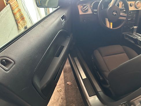 Used 2009 Ford Mustang Premium image 19