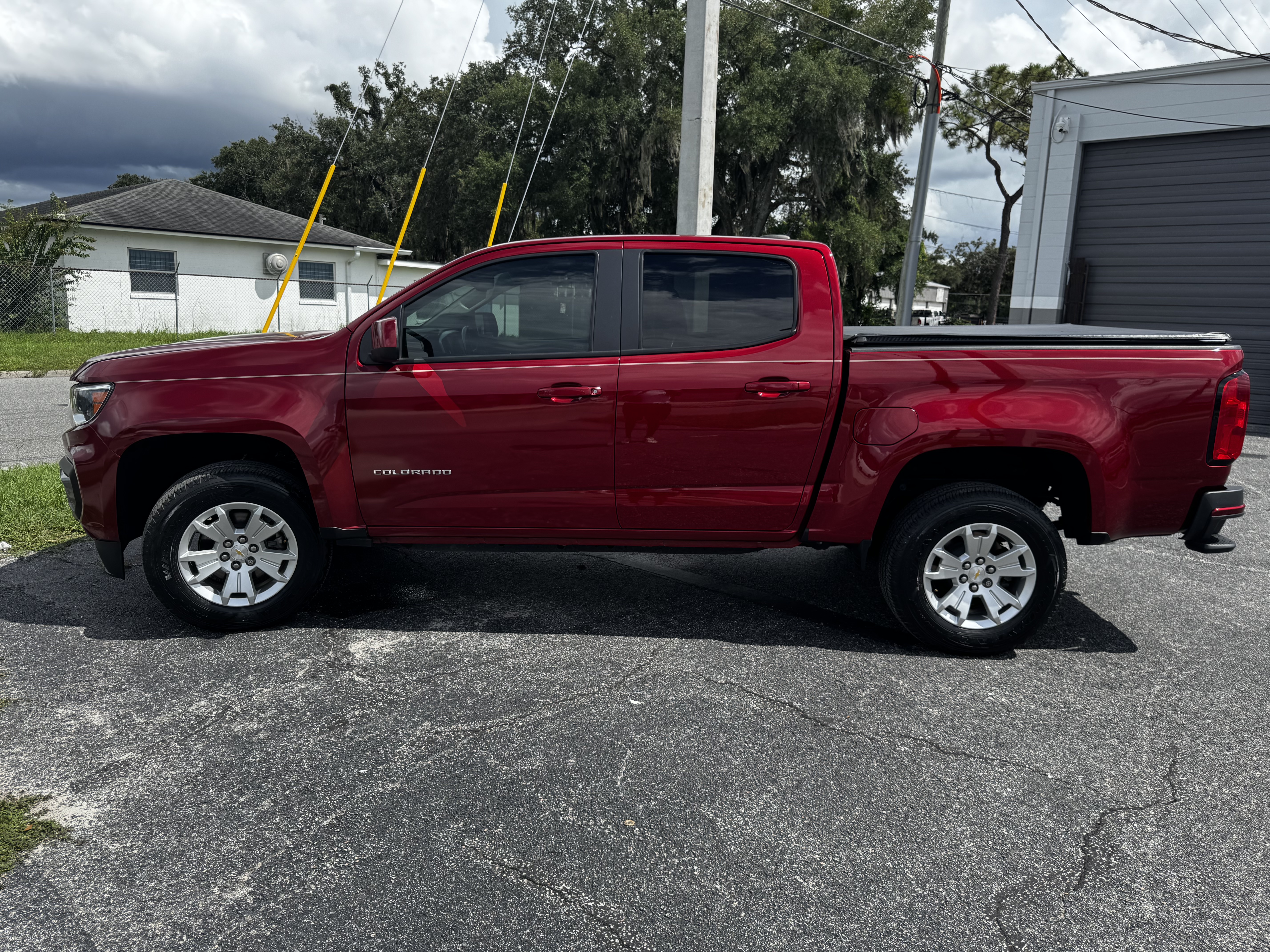 Used 2021 Chevrolet Colorado LT w/ Safety Package RWD image 10