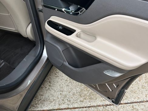 Used 2020 Lincoln Corsair Reserve w/ Equipment Group 201A image 26