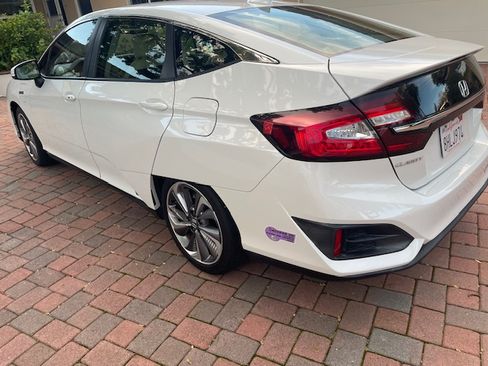 Used 2018 Honda Clarity Plug-In Hybrid image 17