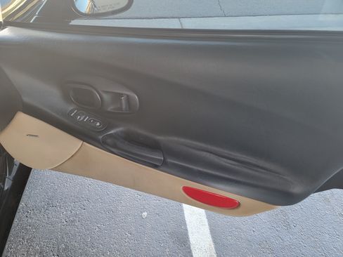 Used 2004 Chevrolet Corvette Coupe w/ Preferred Equipment Group image 6