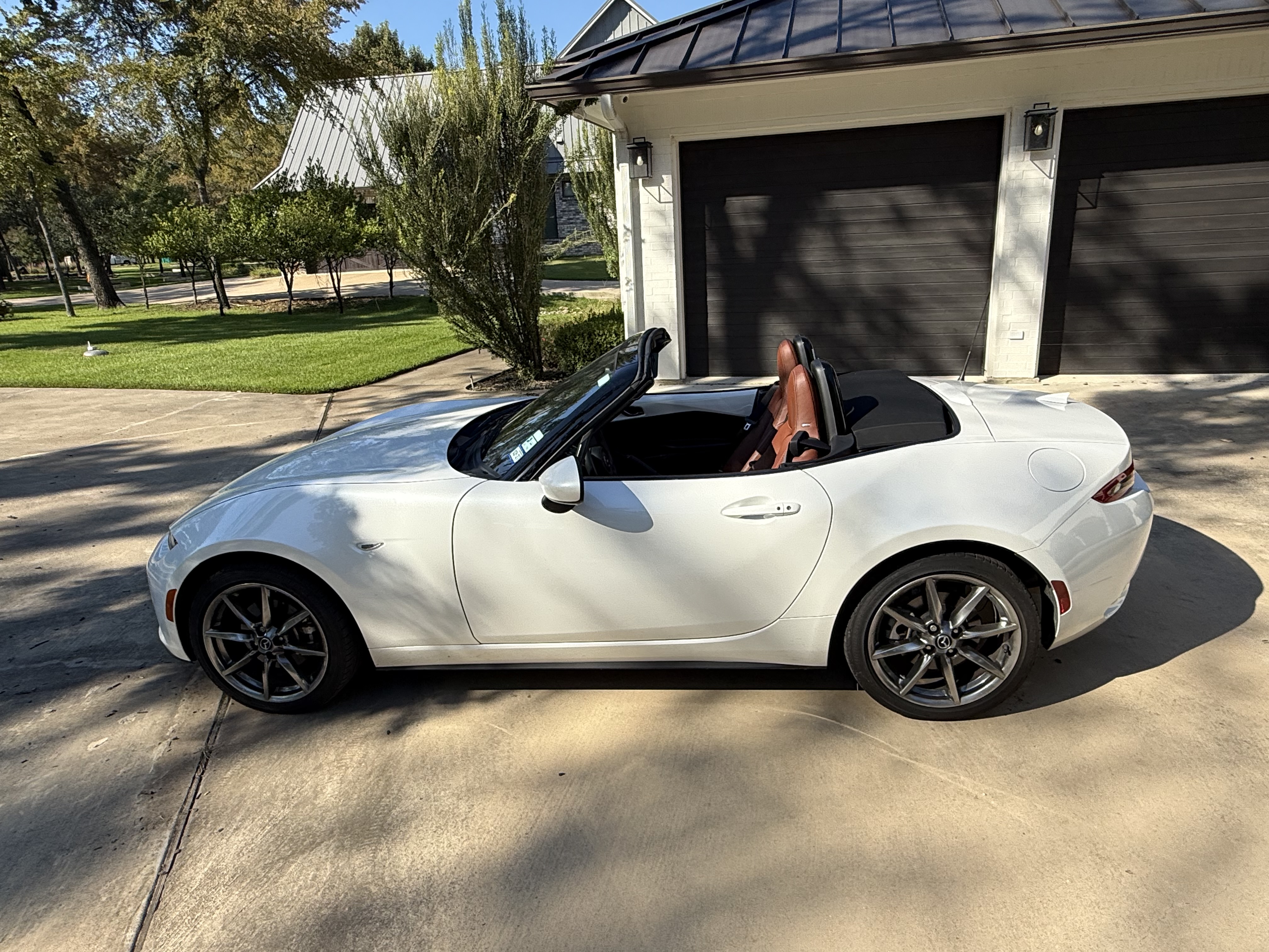 Used 2022 MAZDA MX-5 Miata Grand Touring w/ Weather Package RWD image 1