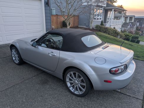 Used 2007 MAZDA MX-5 Miata Grand Touring w/ Premium Pkg image 13