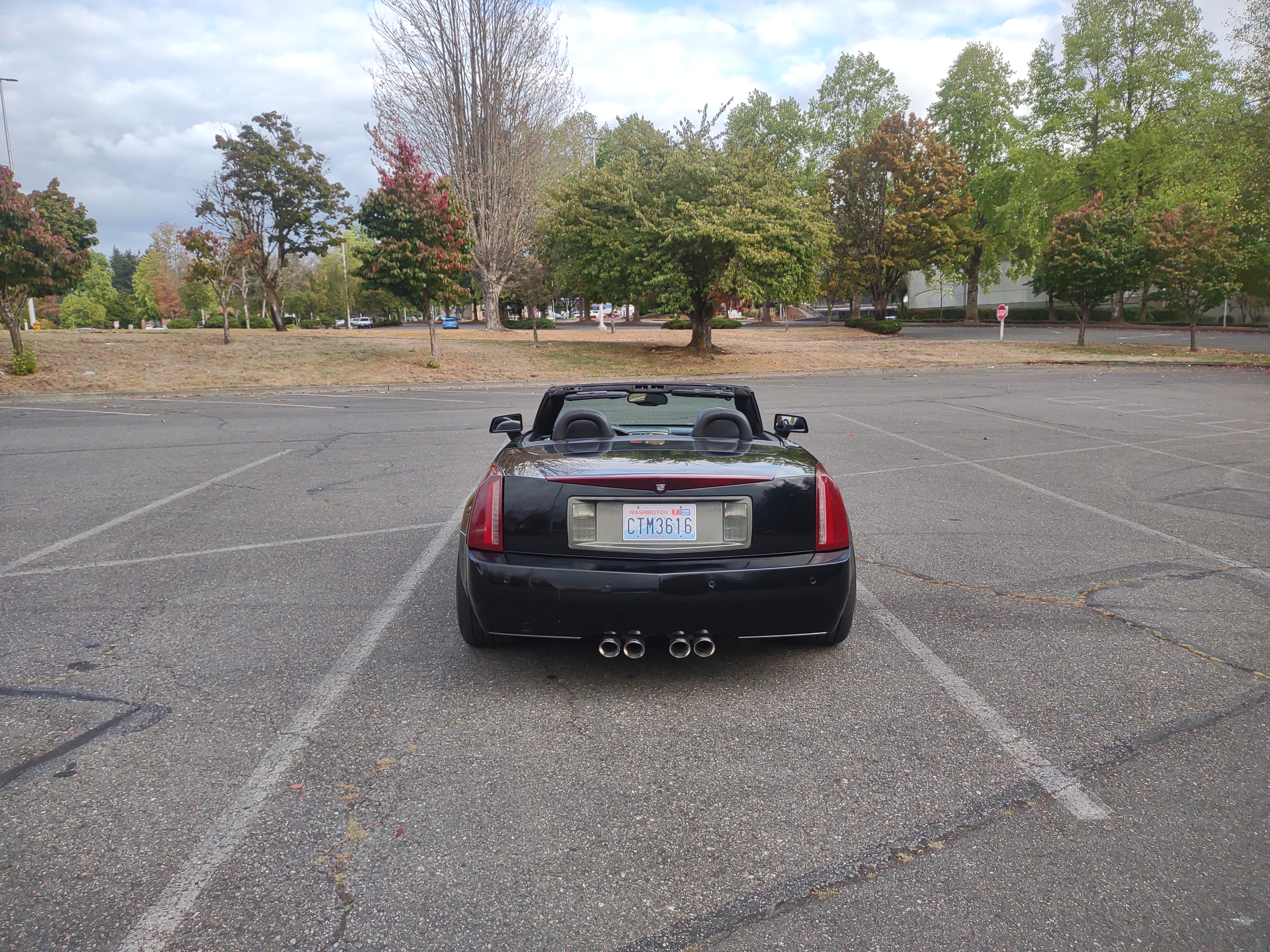 Used 2006 Cadillac XLR RWD image 2