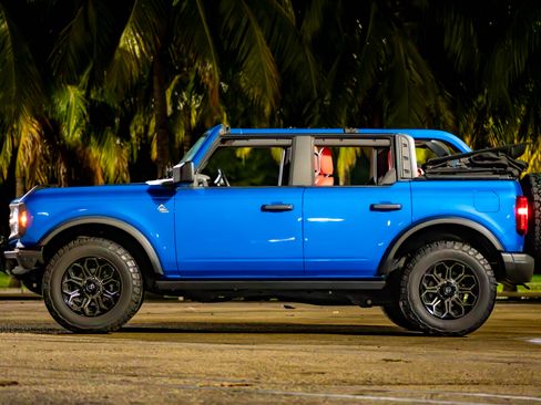 Used 2022 Ford Bronco Black Diamond image 5