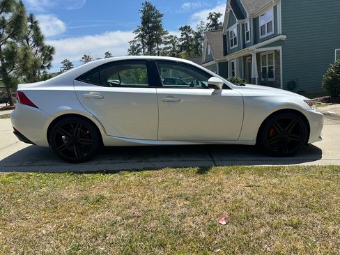 Used 2015 Lexus IS 250 image 4