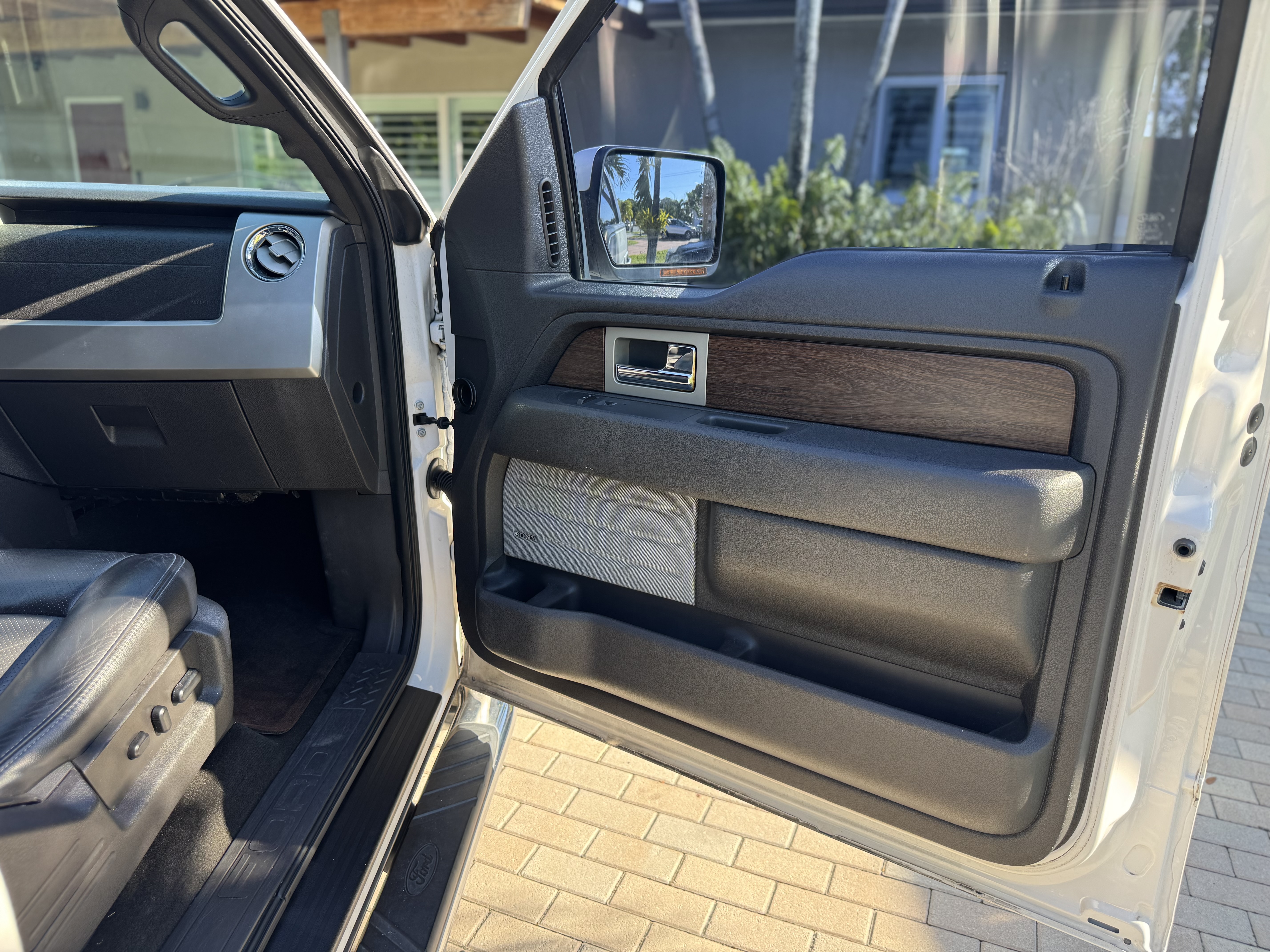 Used 2013 Ford F150 Lariat w/ Luxury Equipment Group RWD image 18