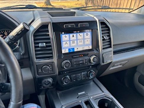 Used 2017 Ford F150 XLT w/ Equipment Group 302A Luxury image 14