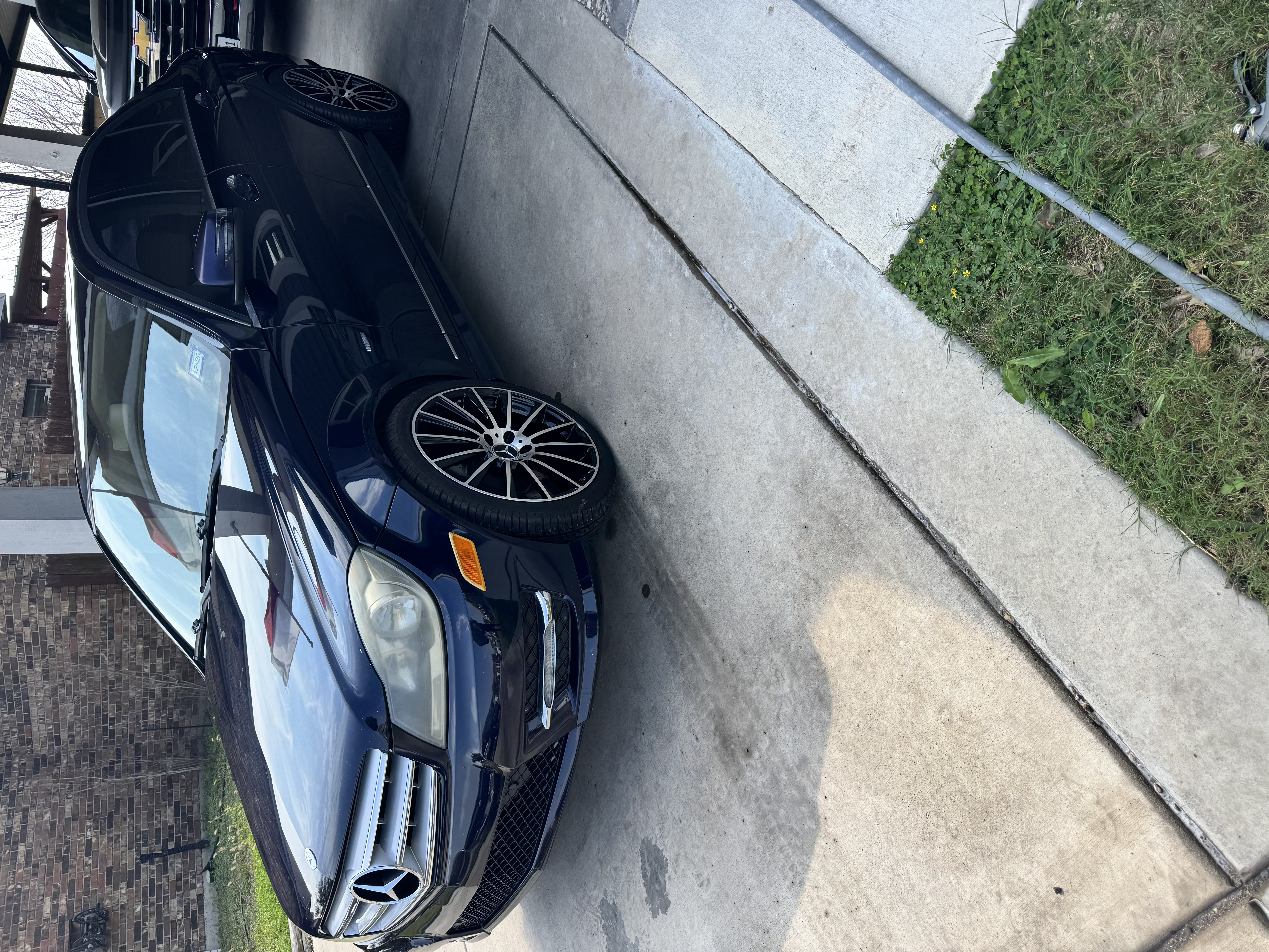 Used 2012 Mercedes-Benz C 250 Sedan image 1