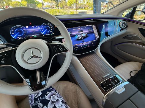 Used 2023 Mercedes-Benz EQS 580 EQS 580 4MATIC Sedan 4D image 11