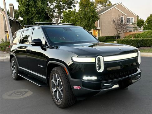 Used 2024 Rivian R1S Adventure AWD/4WD image 1