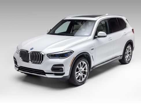Used 2022 BMW X5 xDrive45e w/ Executive Package image 27
