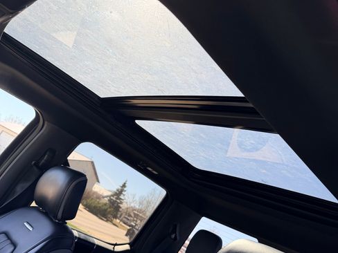 Used 2018 Ford F150 Platinum w/ Equipment Group 701A Luxury image 16