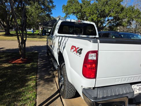 Used 2012 Ford F350 Lariat image 5