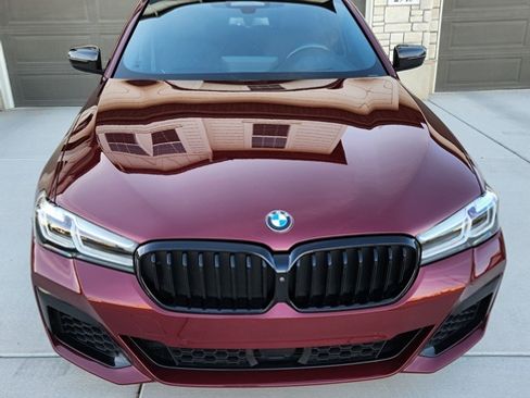 Used 2022 BMW M550i xDrive w/ Dynamic Handling Package image 2