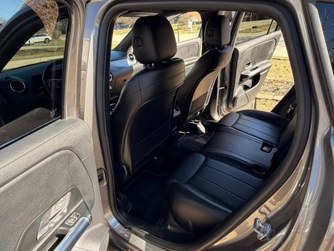 Used 2021 Mercedes-Benz GLA 250 4MATIC image 9